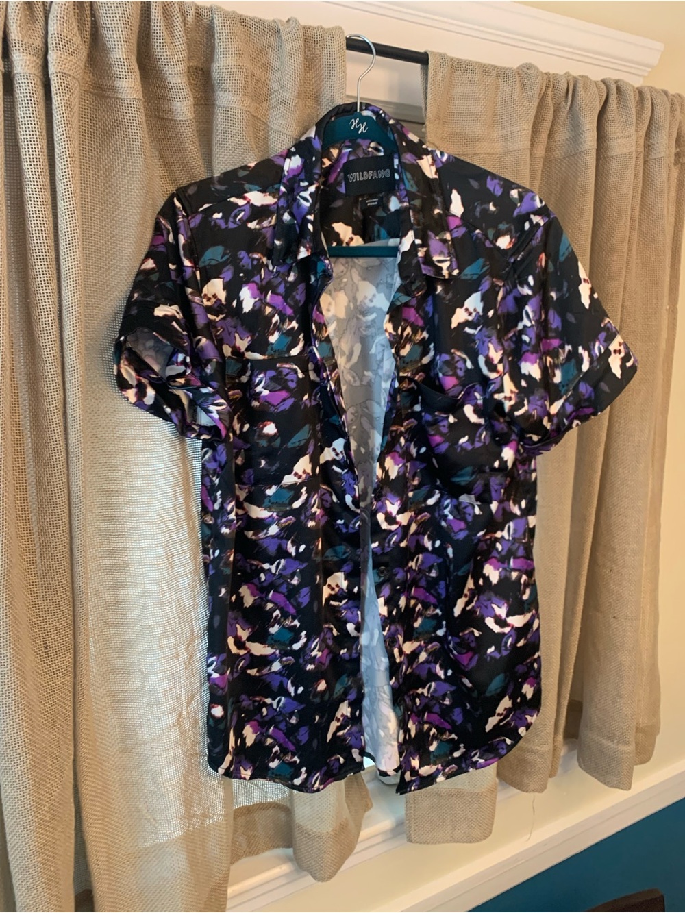 Wildfang Black Button-Down Short Sleeve Shirt with Purple and White Floral Print